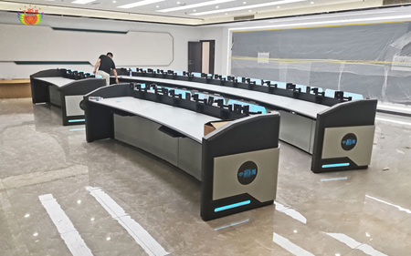 監(jiān)控操作臺圖片-電力小區值班監(jiān)控中心操作臺圖片大全高清欣賞